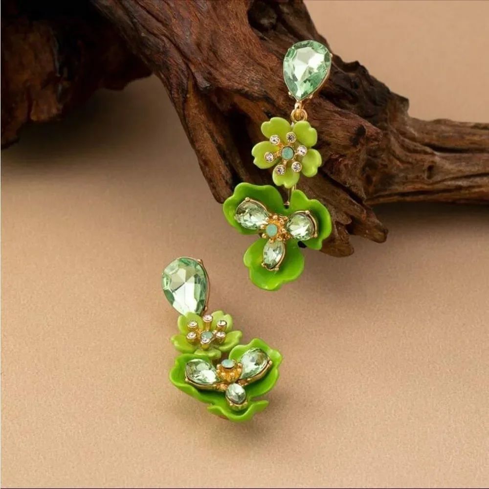 Green Floral Drop Earrings A1514